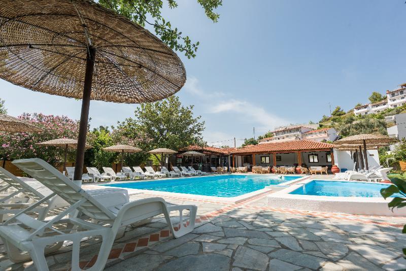 Strawberry Skiathos Ajía Paraszkeví Kültér fotó