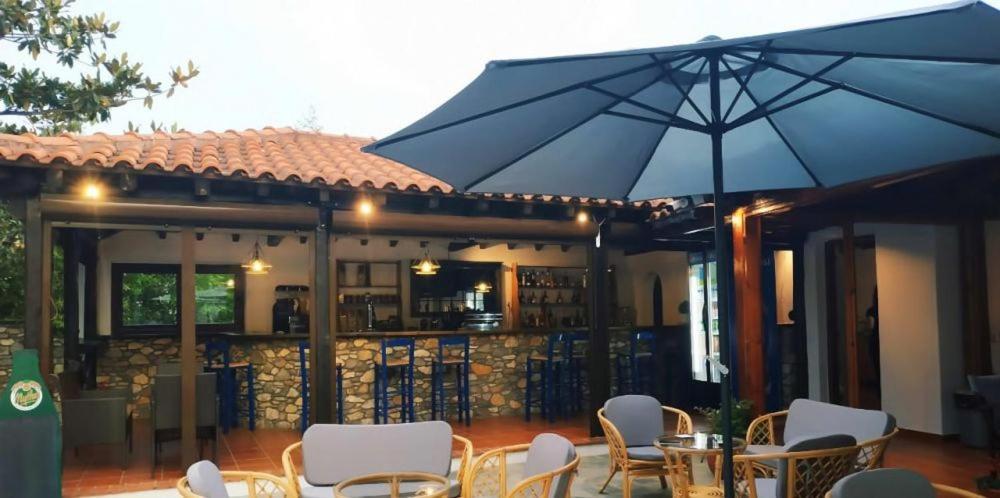 Strawberry Skiathos Ajía Paraszkeví Kültér fotó
