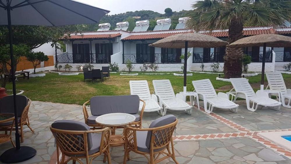 Strawberry Skiathos Ajía Paraszkeví Kültér fotó