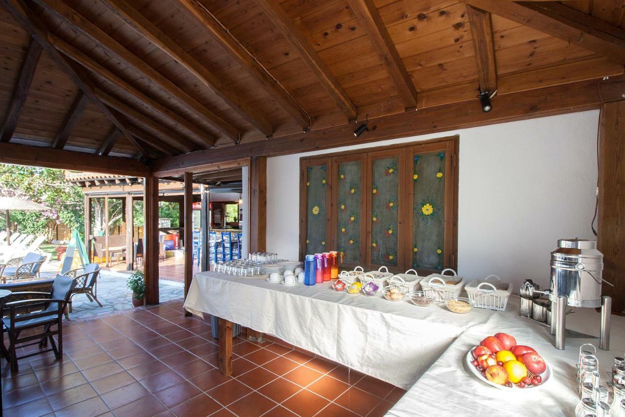 Strawberry Skiathos Ajía Paraszkeví Kültér fotó