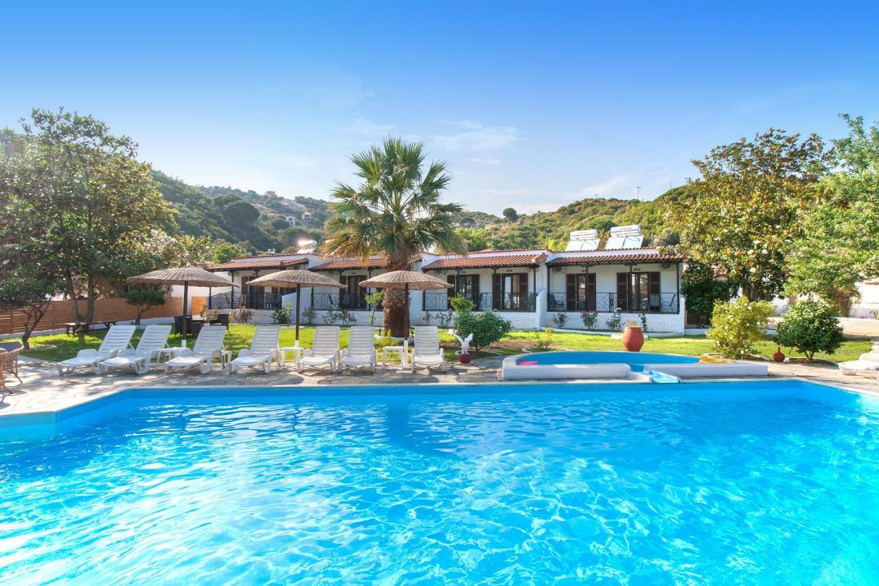 Strawberry Skiathos Ajía Paraszkeví Kültér fotó
