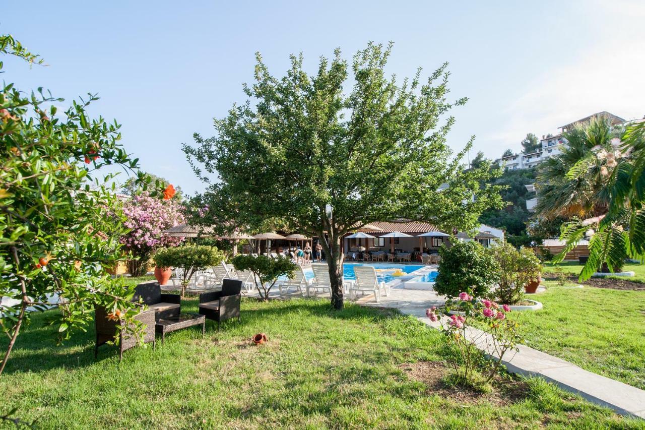 Strawberry Skiathos Ajía Paraszkeví Kültér fotó