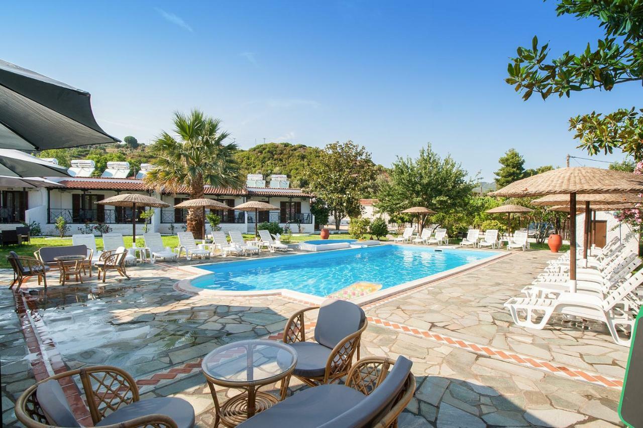 Strawberry Skiathos Ajía Paraszkeví Kültér fotó