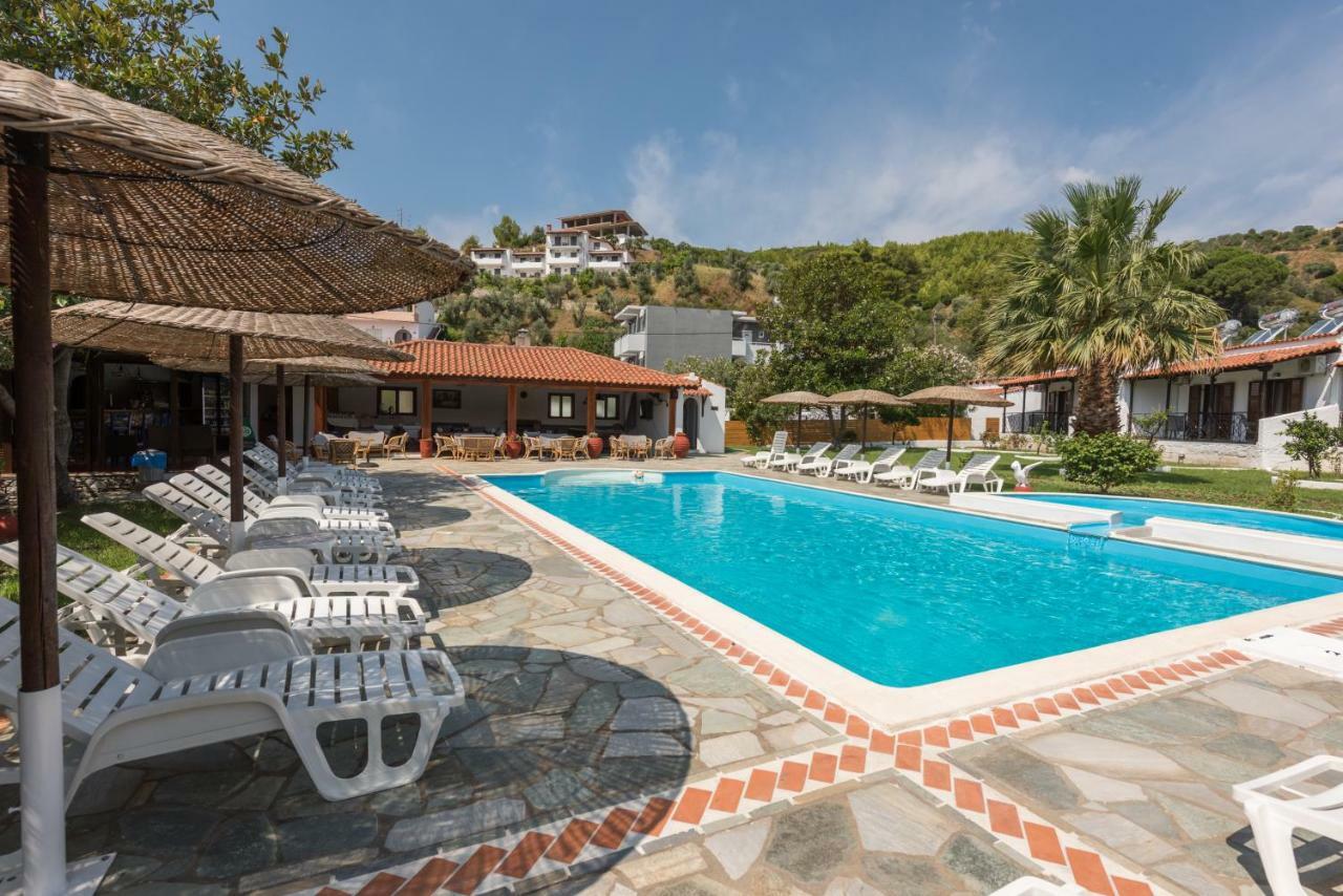 Strawberry Skiathos Ajía Paraszkeví Kültér fotó