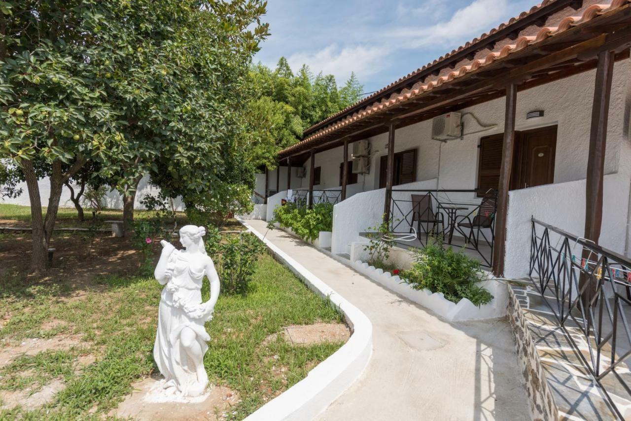 Strawberry Skiathos Ajía Paraszkeví Kültér fotó