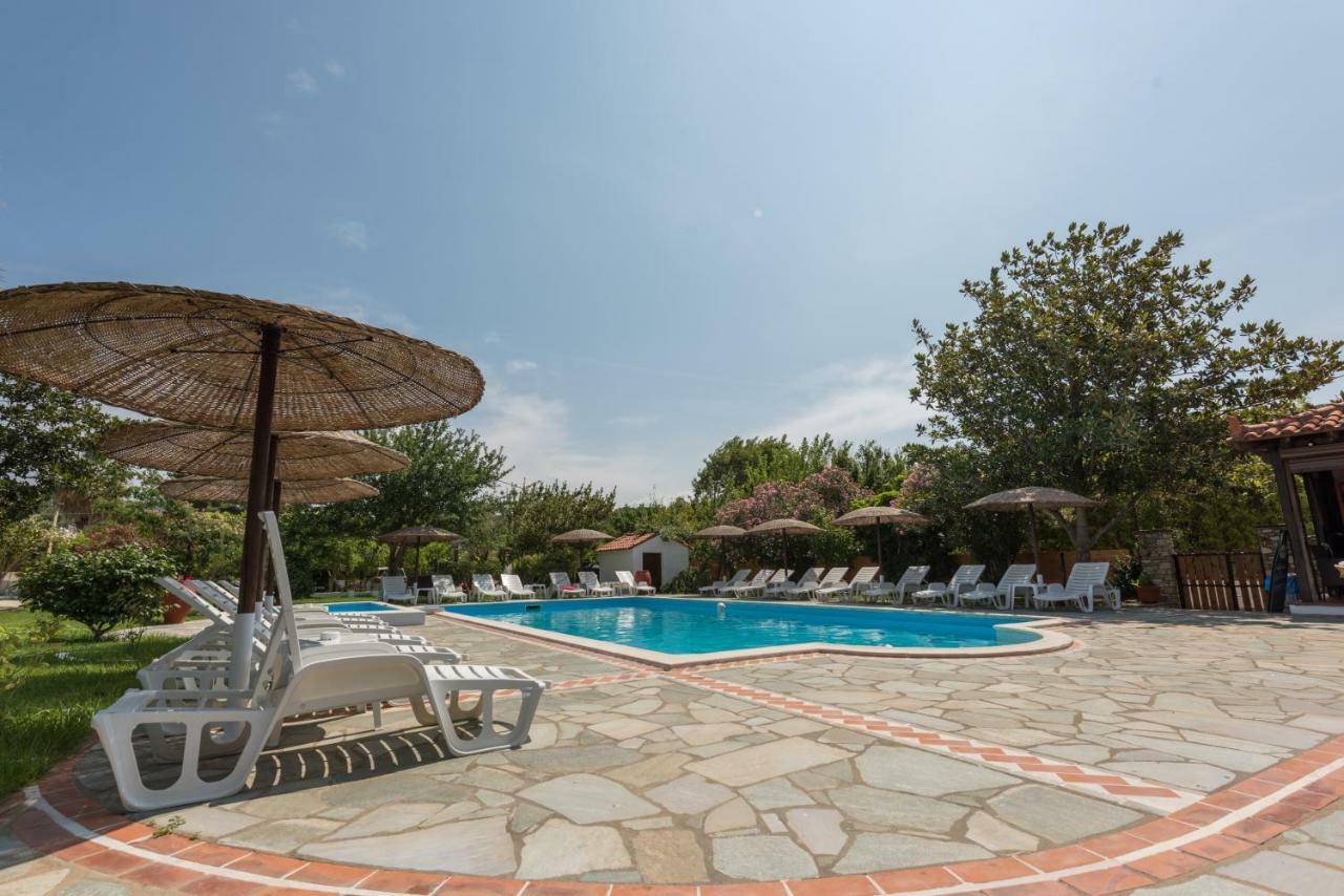 Strawberry Skiathos Ajía Paraszkeví Kültér fotó