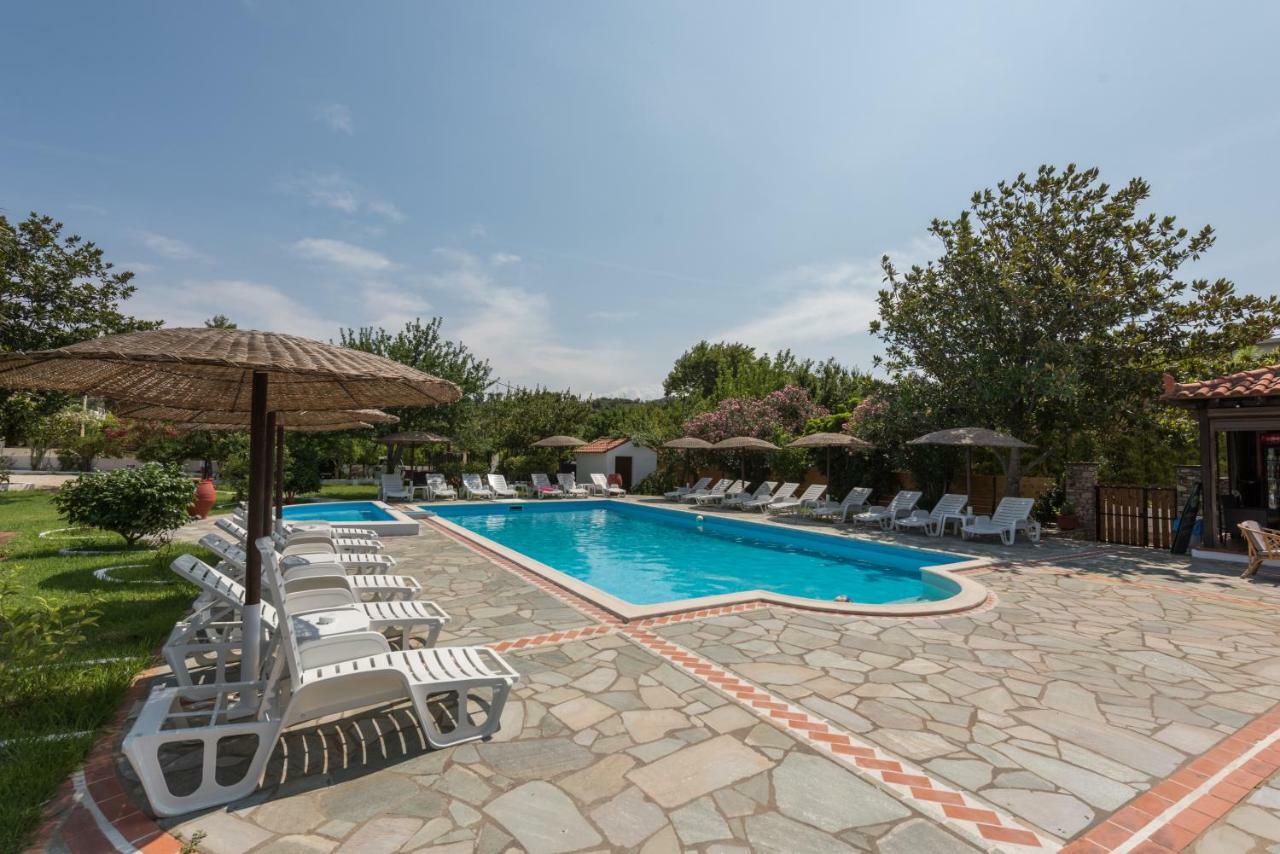 Strawberry Skiathos Ajía Paraszkeví Kültér fotó